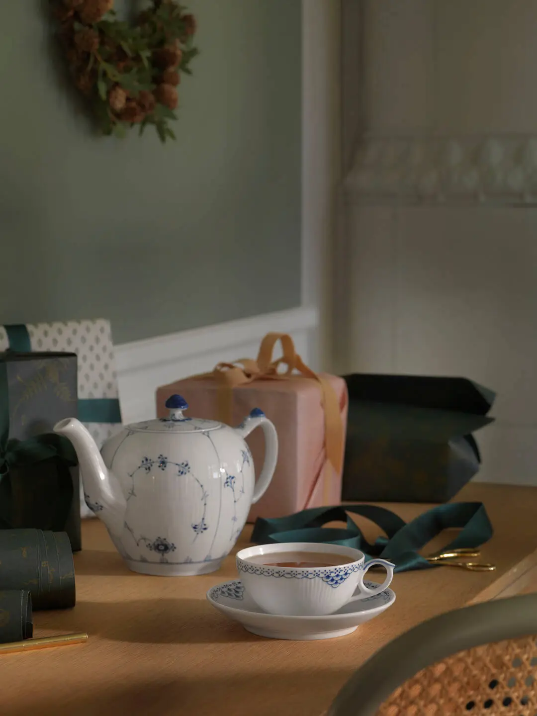 Rara targa in porcellana Royal Copenhagen con logo Den Kongelige Porcelainsfabrik - Italia